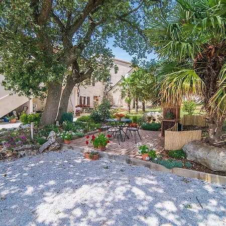 Apartment Nilda Valdi *