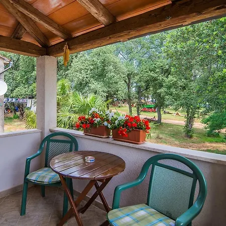 Apartment Nilda Valdi *