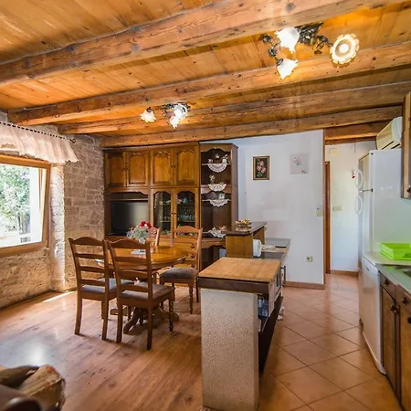 Nilda Valdi Apartment